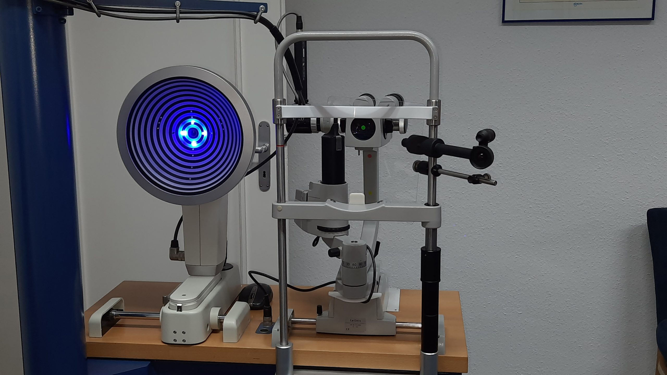 Keratograph zum vermessen der Hornhautoberfläche
